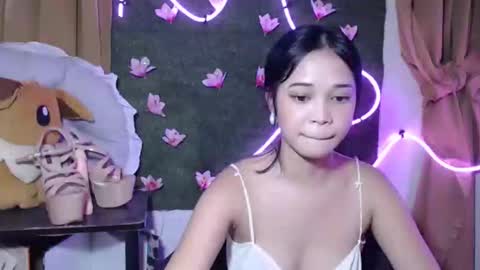 Snapshot of umi_pinay69xx chatting on 09-10-25, 03:50 umi online show from 09-10-25, 03:50