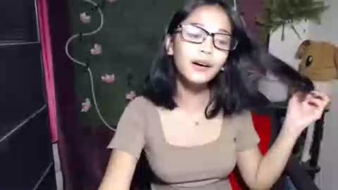 Snapshot of umi_pinay69xx chatting on 09-28-25, 07:47 umi online show from 09-28-25, 07:47