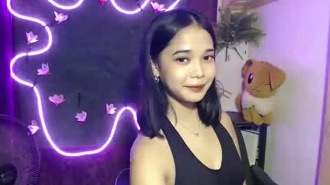 Snapshot of umi_pinay69xx chatting on 10-08-25, 08:23 umi online show from 10-08-25, 08:23