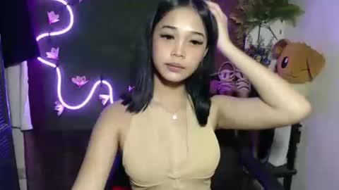 Snapshot of umi_pinay69xx chatting on 10-25-25, 04:42 umi online show from 10-25-25, 04:42