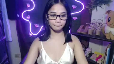 Snapshot of umi_pinay69xx chatting on 11-24-25, 06:07 umi online show from 11-24-25, 06:07