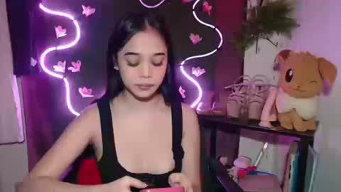 Snapshot of umi_pinay69xx chatting on 12-17-25, 11:38 umi online show from 12-17-25, 11:38