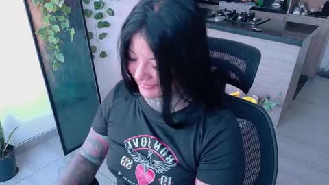 Snapshot of unatatuada chatting on 11-10-25, 08:19 Franchesca online show from 11-10-25, 08:19