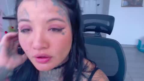 Snapshot of unatatuada chatting on 11-25-25, 06:30 Franchesca online show from 11-25-25, 06:30