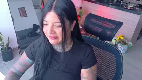 Snapshot of unatatuada chatting on 12-02-25, 07:20 Franchesca online show from 12-02-25, 07:20