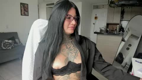 Snapshot of unatatuada chatting on 05-18-26, 05:52 Franchesca online show from 05-18-26, 05:52