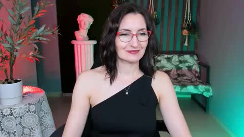 UnaTera online show from 11-28-25, 05:32