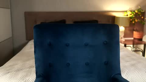 Snapshot of unbelievable__ chatting on 10-11-25, 04:38 Sasha online show from 10-11-25, 04:38