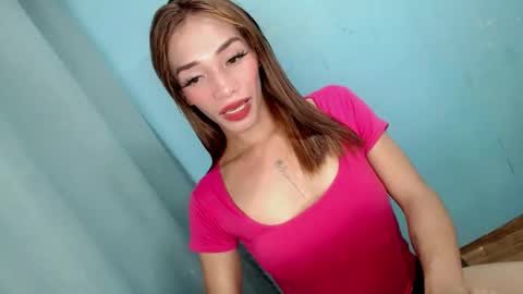 Snapshot of uncut_queen chatting on 12-23-25, 02:20 LOVELY JANE online show from 12-23-25, 02:20