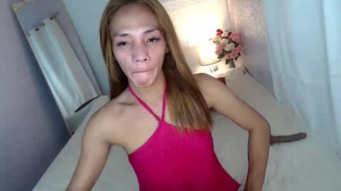 Snapshot of uncut_queen chatting on 03-10-26, 02:22 LOVELY JANE online show from 03-10-26, 02:22