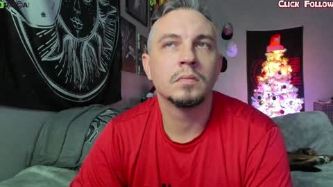 Snapshot of uncutstudxxx chatting on 12-10-24, 01:22 UncutSTUDXXXManyvids online show from 12-10-24, 01:22