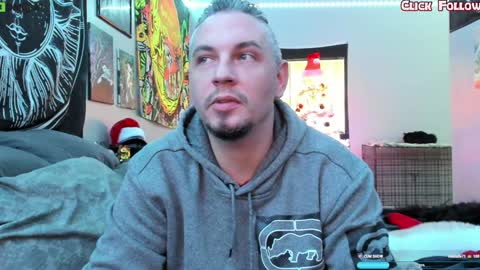 Snapshot of uncutstudxxx chatting on 12-19-24, 04:24 UncutSTUDXXXManyvids online show from 12-19-24, 04:24