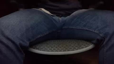 Under the desk online show from 12-16-25, 09:42