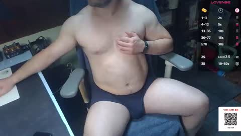 Snapshot of under_the_desk40 chatting on 06-14-26, 01:13 Under the desk online show from 06-14-26, 01:13