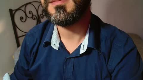 Giov online show from 10-30-25, 04:08