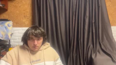 Snapshot of unholy_heat chatting on 12-14-25, 10:47 Anri online show from 12-14-25, 10:47