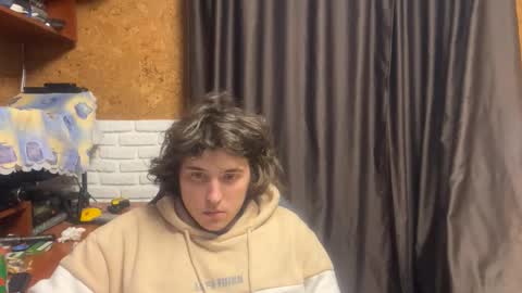 Snapshot of unholy_heat chatting on 12-16-25, 10:59 Anri online show from 12-16-25, 10:59