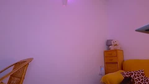 Snapshot of unic0rnporn chatting on 01-11-25, 08:10 Alice online show from 01-11-25, 08:10