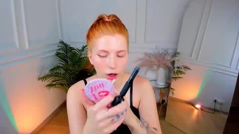 Call me Mira  thumbs up its make me happy online show from 11-30-25, 08:46