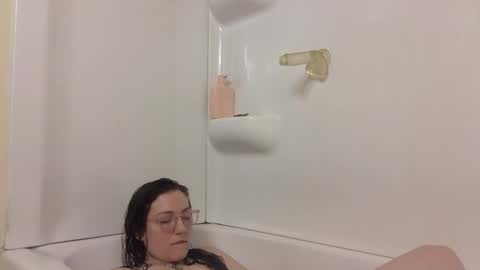 Lola Moonstone online show from 01-18-26, 04:55