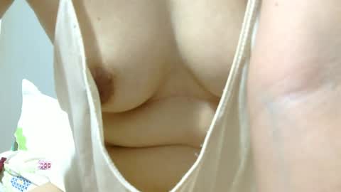 Snapshot of unpenetrated chatting on 05-15-26, 10:22 unny online show from 05-15-26, 10:22