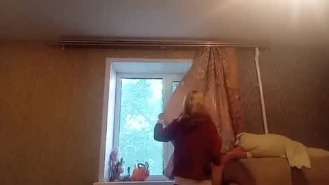 Leslie online show from 05-25-26, 03:29