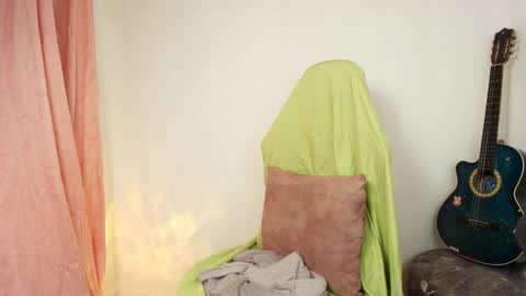 new INSTA   online show from 02-12-26, 01:11