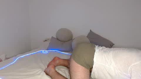 Snapshot of unveilx_ chatting on 04-12-26, 12:32 unveilx_ online show from 04-12-26, 12:32