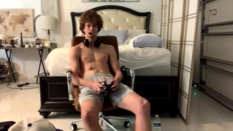 Snapshot of unverifiedbwc chatting on 02-08-25, 02:16 Stepbro online show from 02-08-25, 02:16