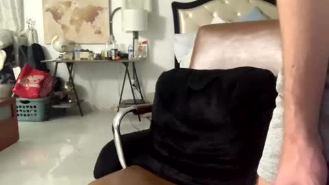 Snapshot of unverifiedbwc chatting on 02-14-25, 10:58 Stepbro online show from 02-14-25, 10:58