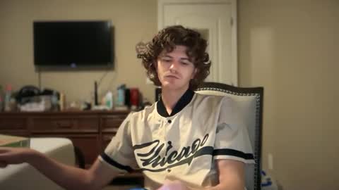 Snapshot of unverifiedbwc chatting on 10-10-25, 08:41 Stepbro online show from 10-10-25, 08:41