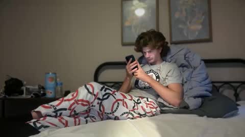 Snapshot of unverifiedbwc chatting on 10-19-25, 12:28 Stepbro online show from 10-19-25, 12:28