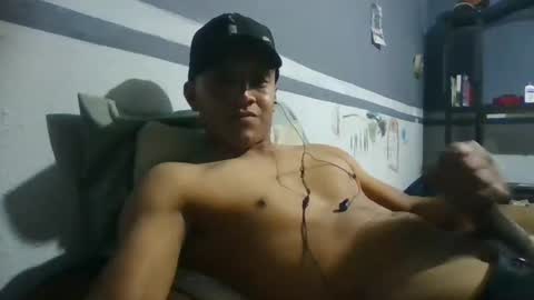 Snapshot of ur855224 chatting on 01-15-26, 05:23 EL CAMA online show from 01-15-26, 05:23