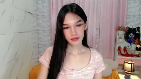 Snapshot of ur_asianbabexxx chatting on 11-19-25, 10:15 ur_asianbabexxx online show from 11-19-25, 10:15