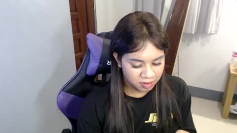 Vee online show from 12-20-24, 03:14