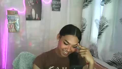 ur_dazzlingmorenaxx online show from 04-15-26, 03:02