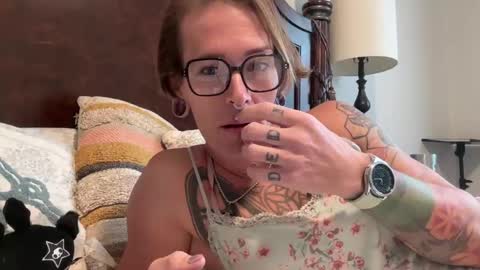 Snapshot of ur_goddess_daylee chatting on 11-15-25, 07:10 Goddess online show from 11-15-25, 07:10