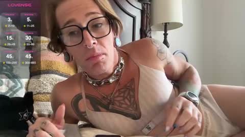 Snapshot of ur_goddess_daylee chatting on 11-19-25, 06:41 Goddess online show from 11-19-25, 06:41