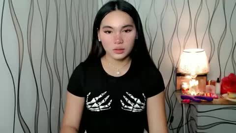 QUEENSY online show from 11-17-25, 01:11