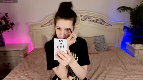 Snapshot of ur_kitty__ chatting on 10-01-25, 11:16 Lera online show from 10-01-25, 11:16