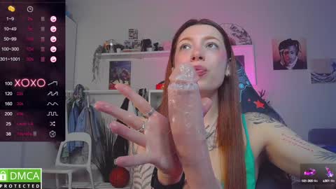 Snapshot of ur_olivia chatting on 12-26-24, 04:58 Olivia Kaufman online show from 12-26-24, 04:58