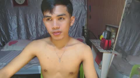 Snapshot of ur_shan21 chatting on 11-23-25, 11:21 ur_shan21 online show from 11-23-25, 11:21