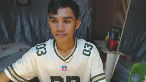 Snapshot of ur_shan21 chatting on 11-24-25, 05:56 ur_shan21 online show from 11-24-25, 05:56