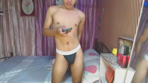 Snapshot of ur_shan21 chatting on 12-04-25, 05:21 ur_shan21 online show from 12-04-25, 05:21