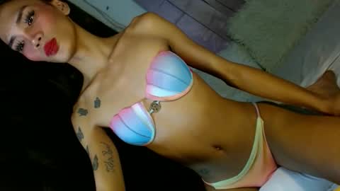 Snapshot of ur_tsemma chatting on 11-04-25, 03:00 emma online show from 11-04-25, 03:00