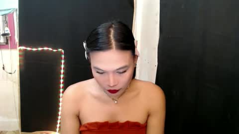 Snapshot of ur_ugly_princess chatting on 10-18-25, 12:57 chesca online show from 10-18-25, 12:57