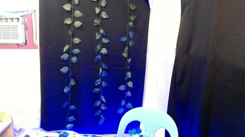 Snapshot of ur_ugly_princess chatting on 10-27-25, 12:04 chesca online show from 10-27-25, 12:04