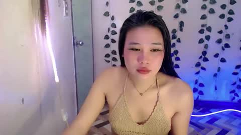 Snapshot of ur_ugly_princess chatting on 03-10-26, 12:04 chesca online show from 03-10-26, 12:04