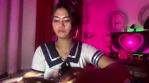 HelloIm  Girly online show from 04-24-26, 12:24