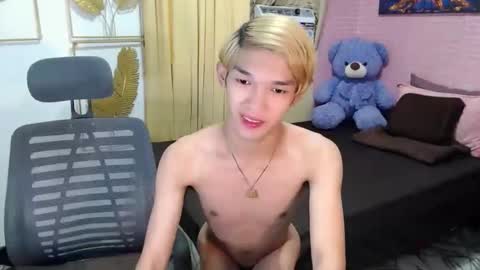 urasian_john20 online show from 05-18-26, 04:07
